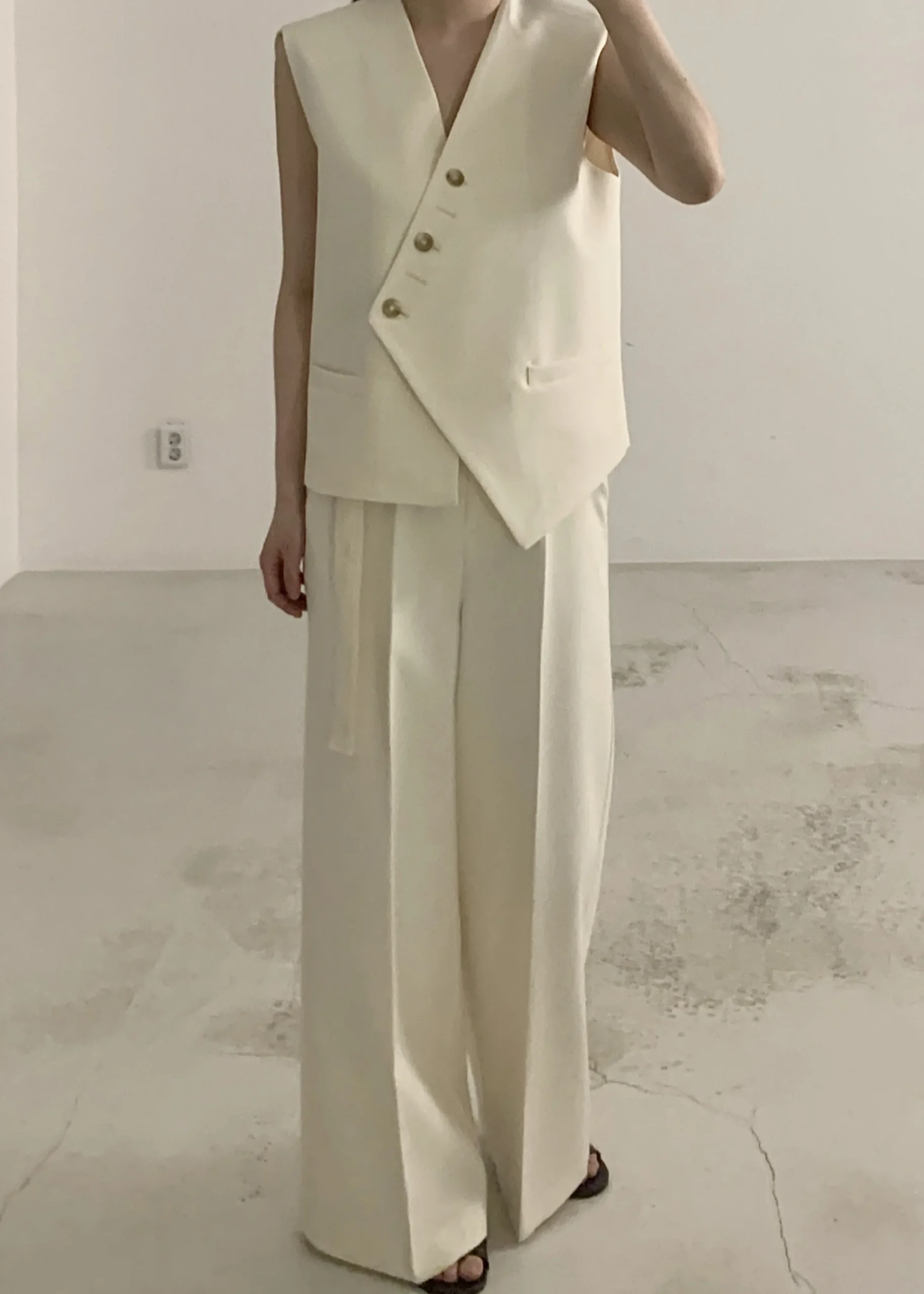 The Frankie Shop Delphi Vest Cream Discount