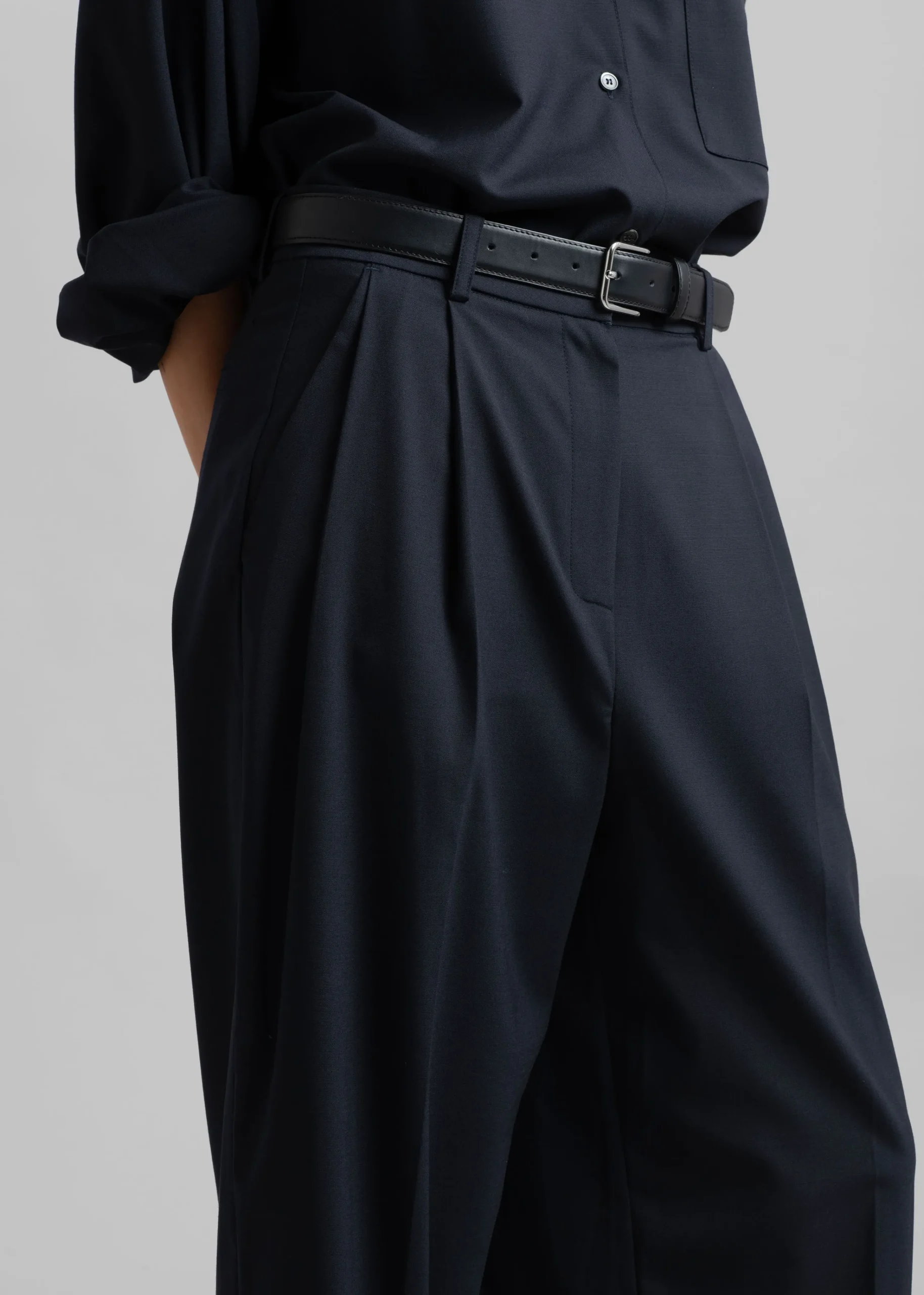The Frankie Shop Jour Pleated Pants Deep Navy Clearance