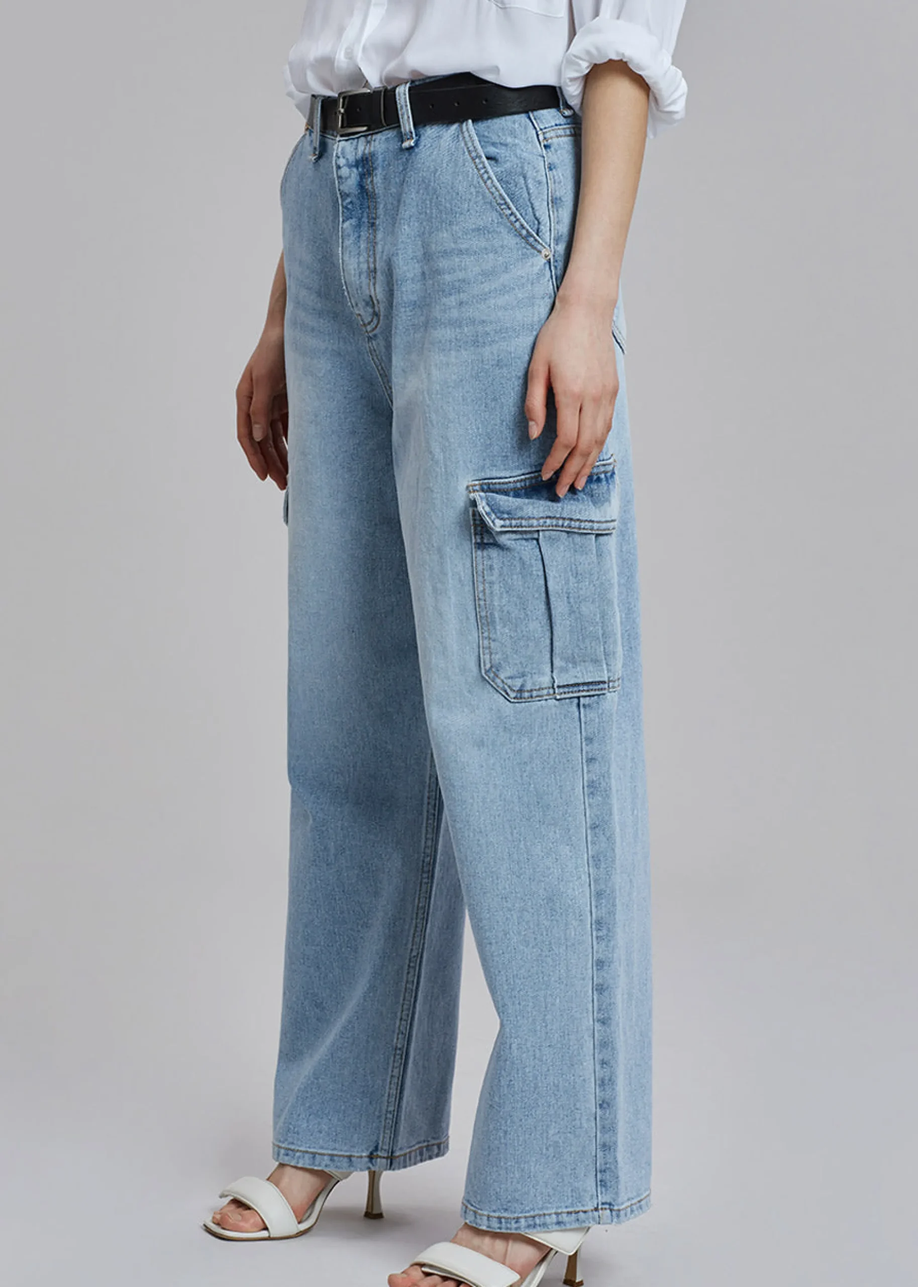 The Frankie Shop Kai Cargo Denim Pants Worn Wash Hot