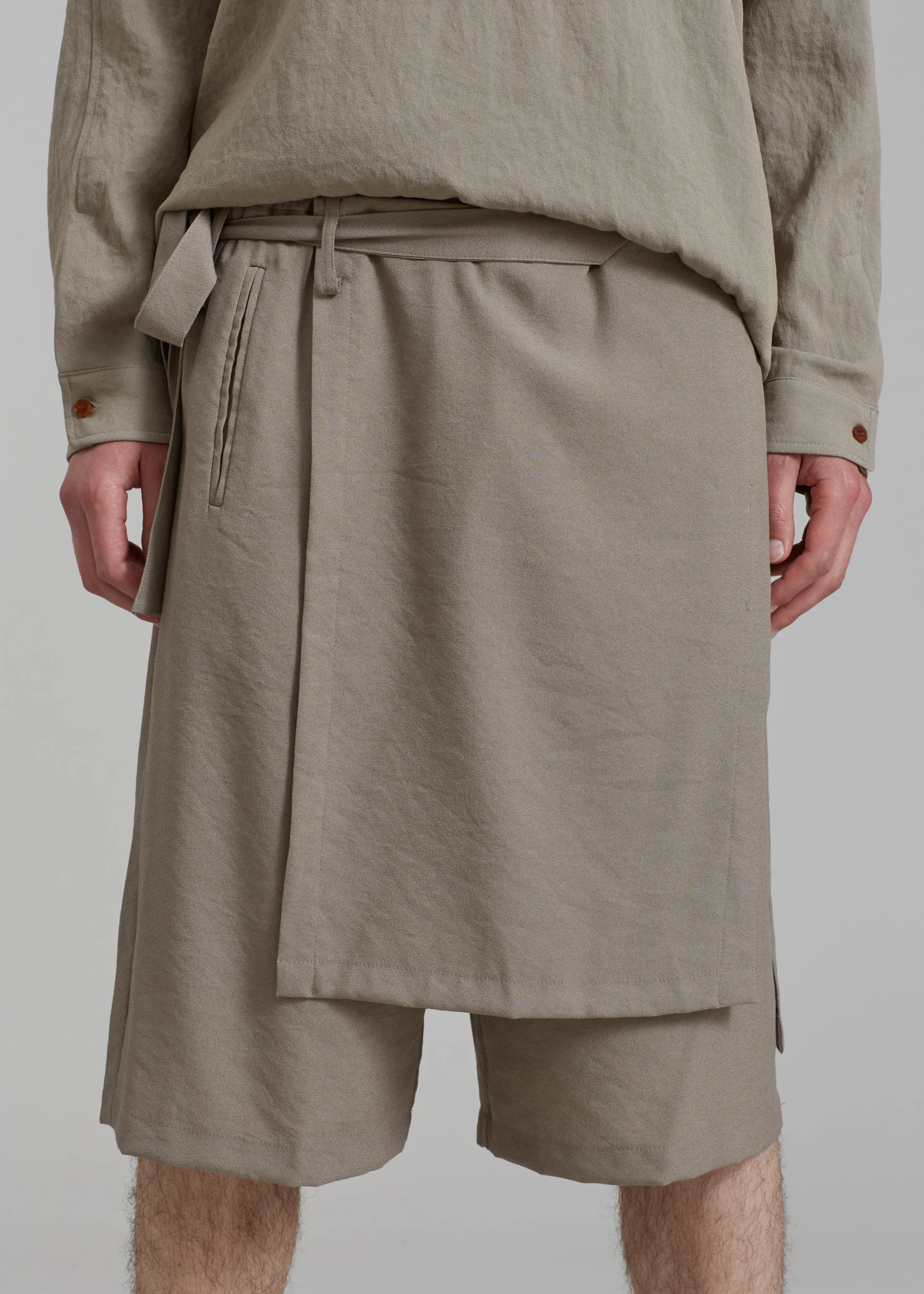 The Frankie Shop Keanu Light Wrap Shorts Olive Best