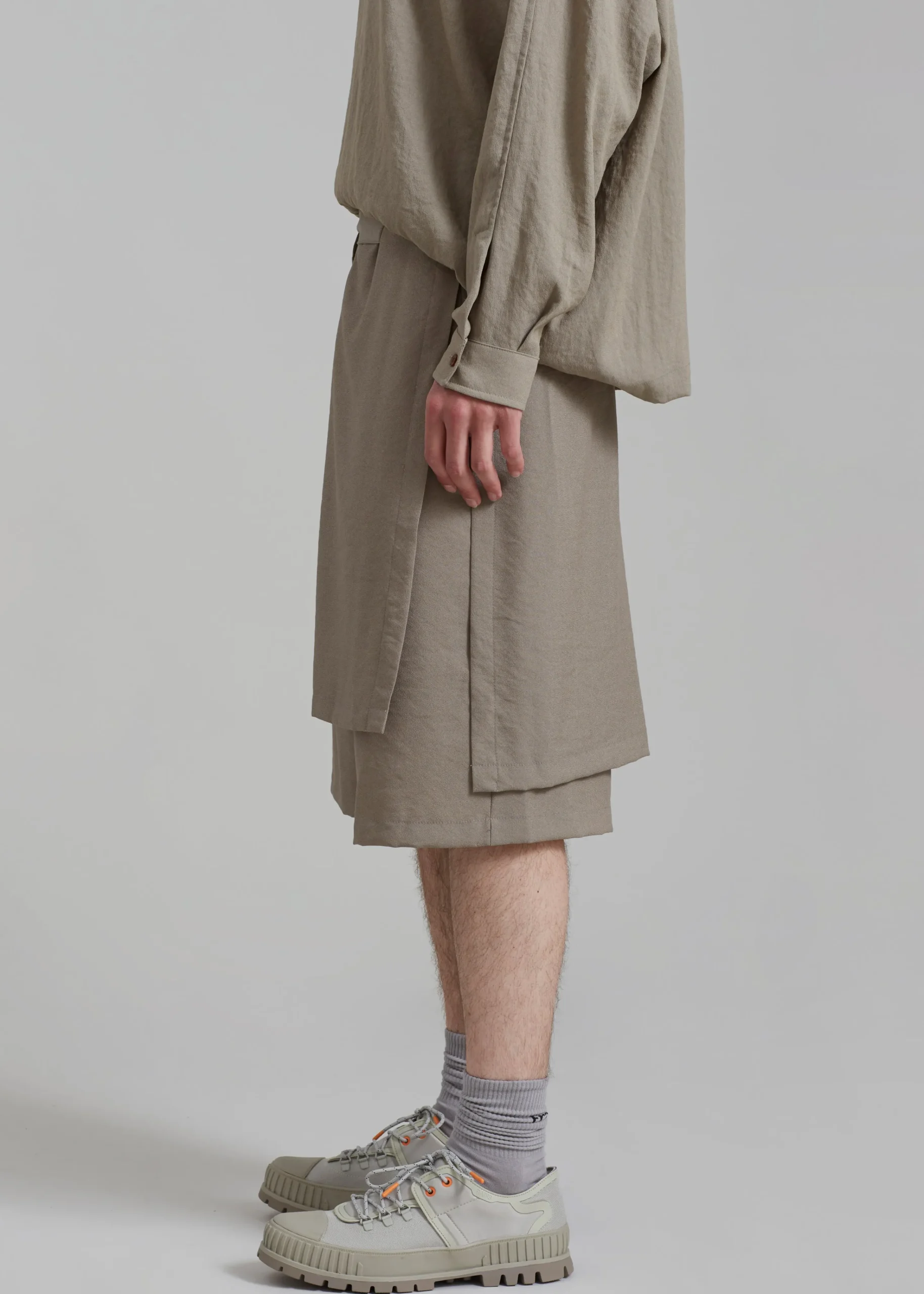 The Frankie Shop Keanu Light Wrap Shorts Olive Best