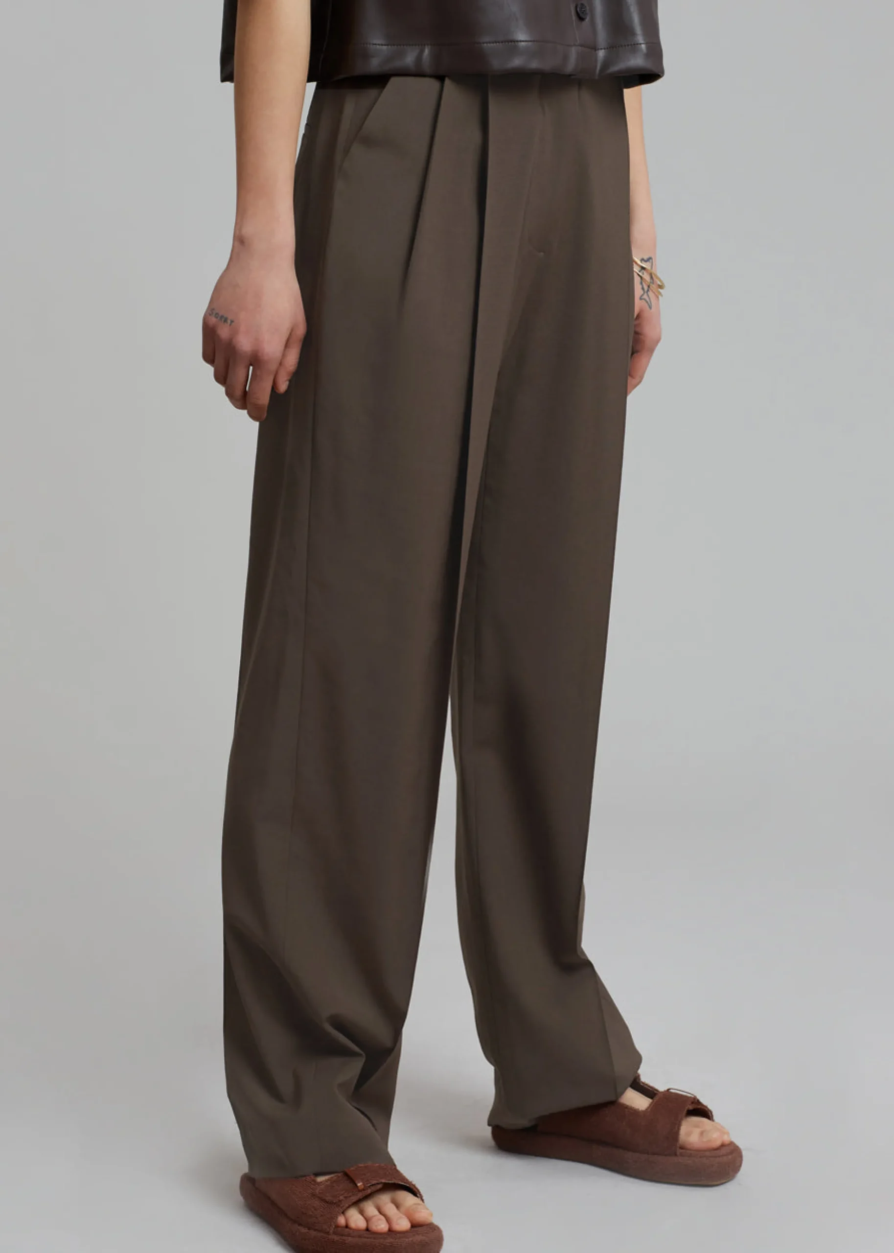 The Frankie Shop Low Classic Low Rise Trousers Khaki New