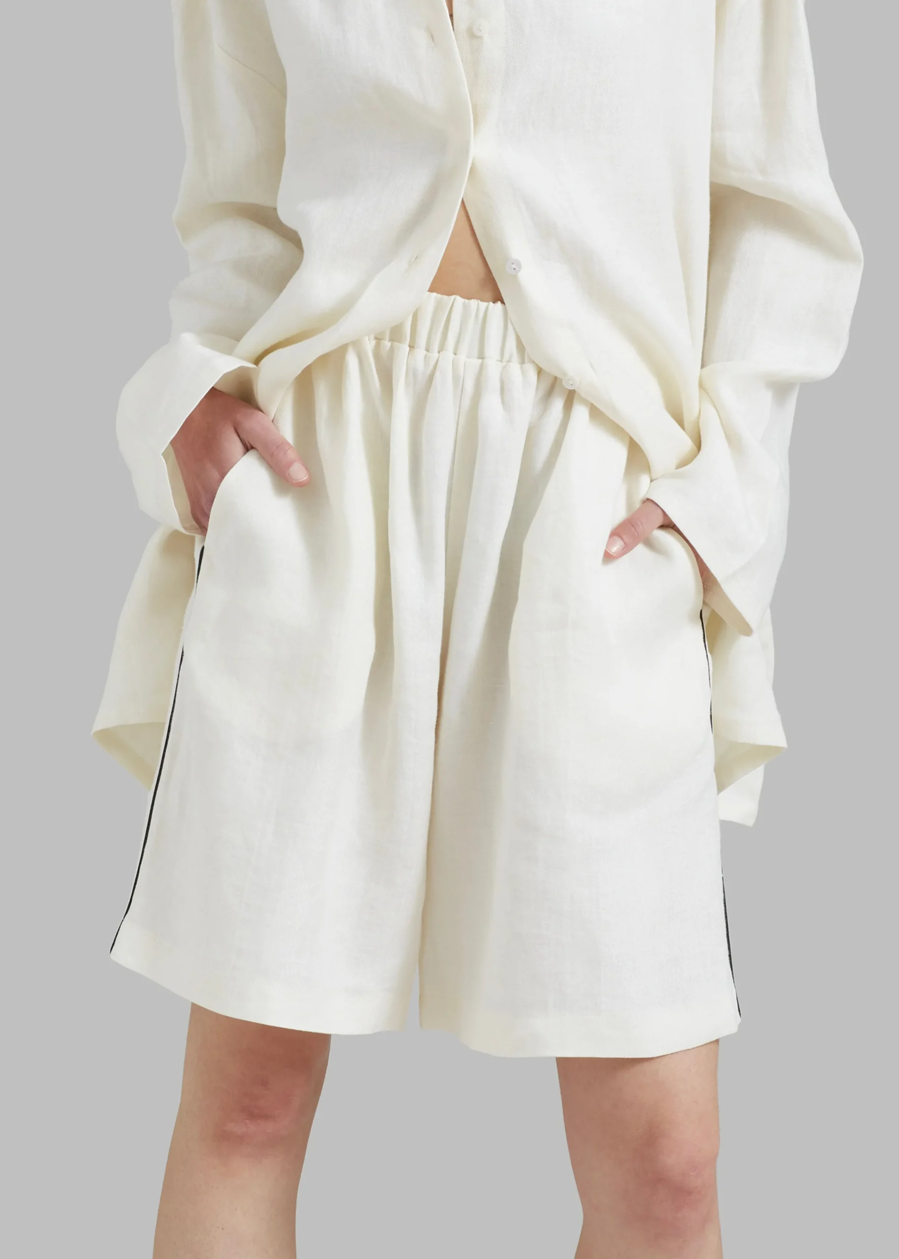 The Frankie Shop Matin Piping Shorts Natural Sale