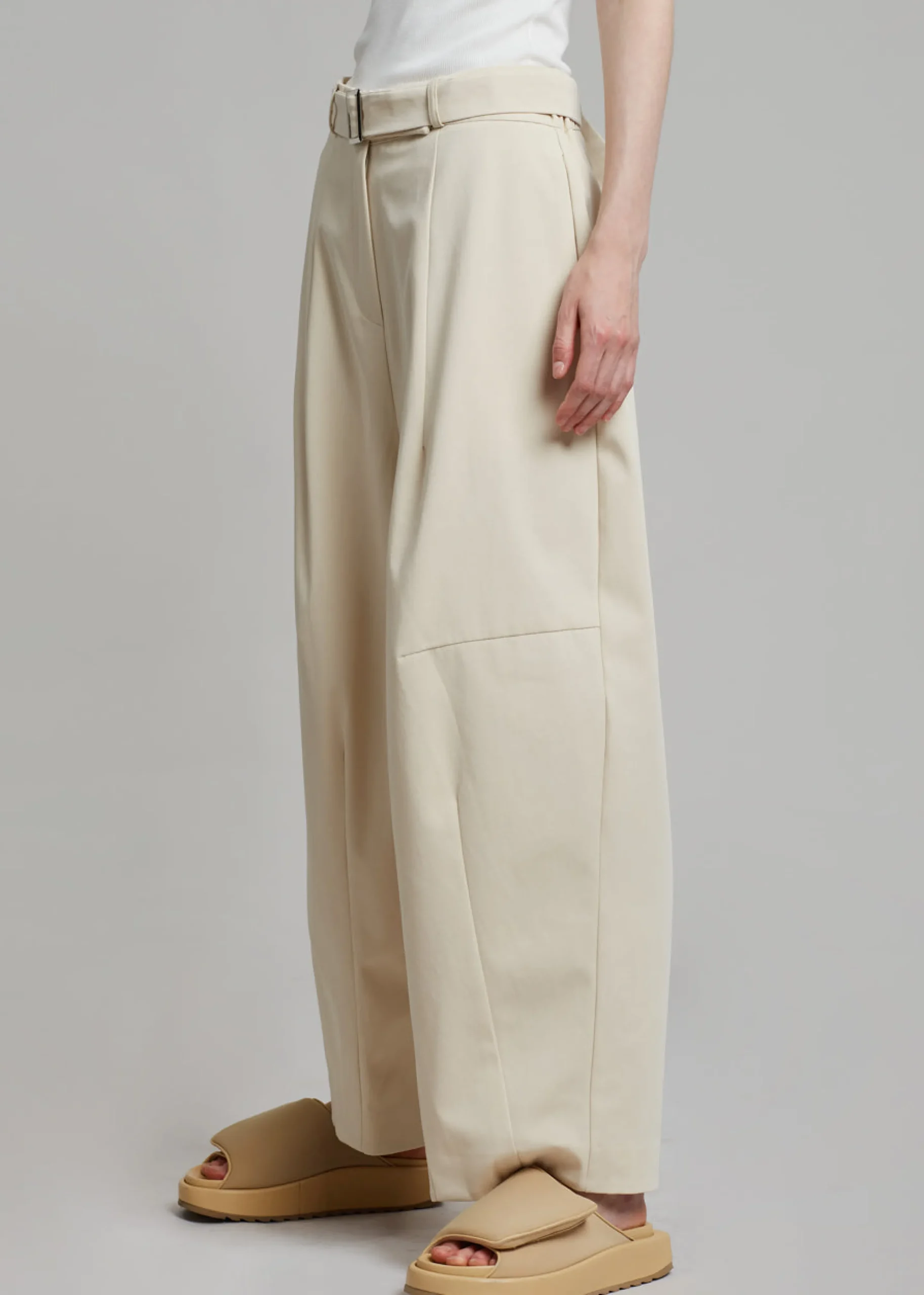 The Frankie Shop Mia Belted Pants Beige
