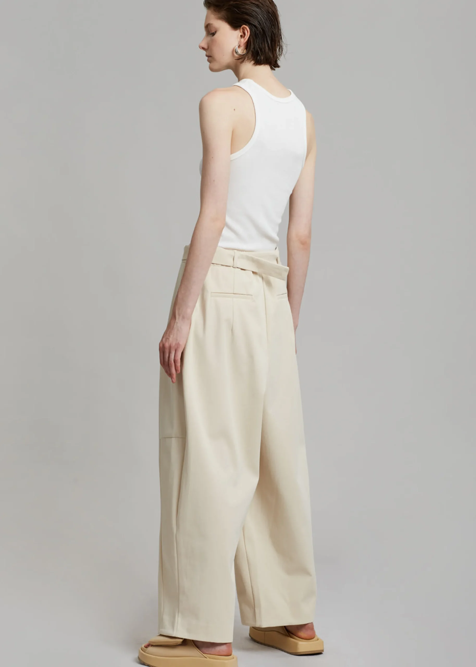 The Frankie Shop Mia Belted Pants Beige
