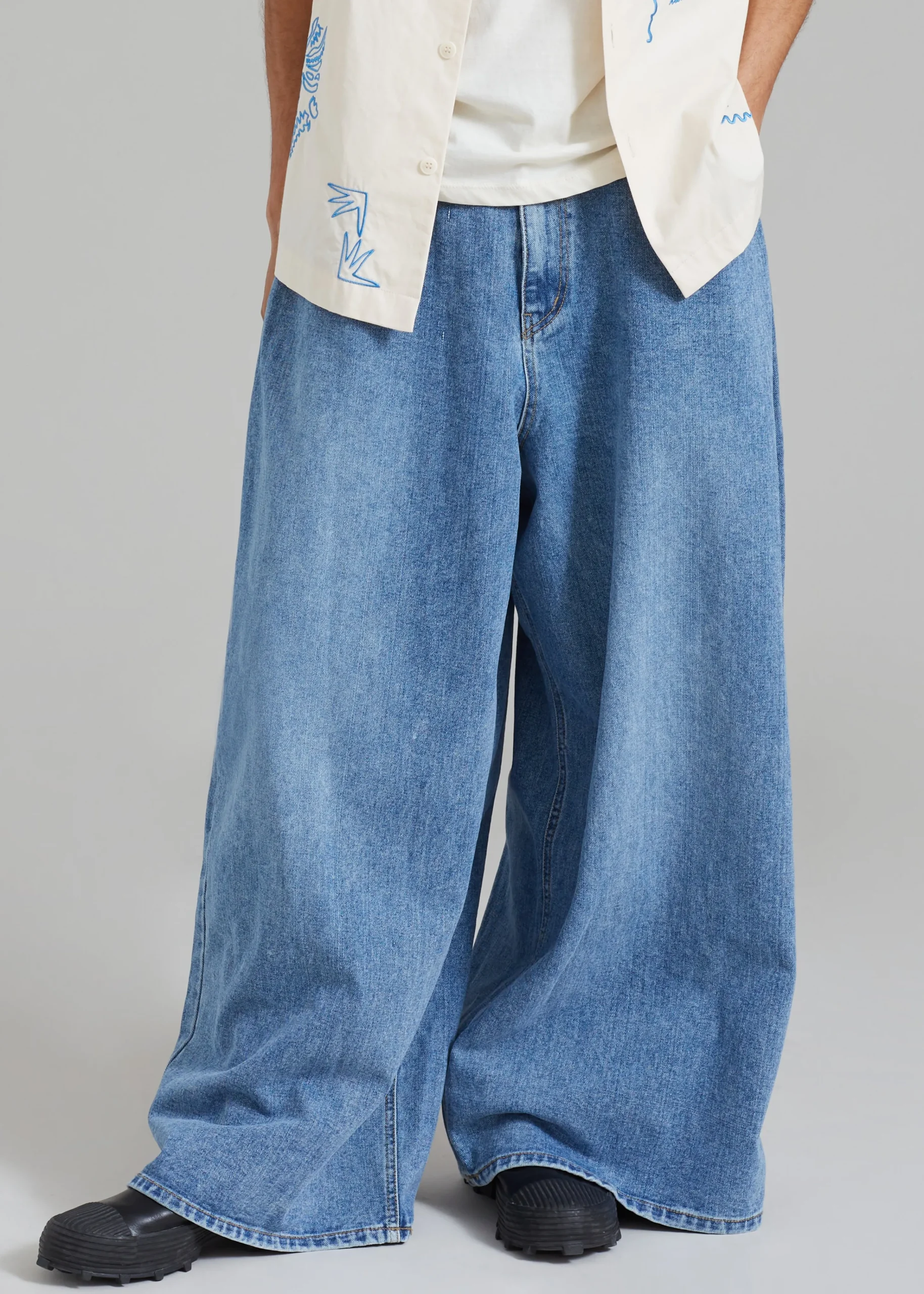 The Frankie Shop Sasha Men Wide Leg Jeans Worn Wash Online