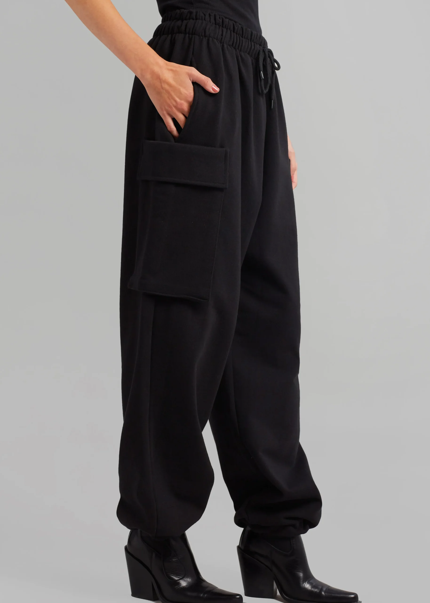 The Frankie Shop Aliz Cargo Sweatpants Black Hot