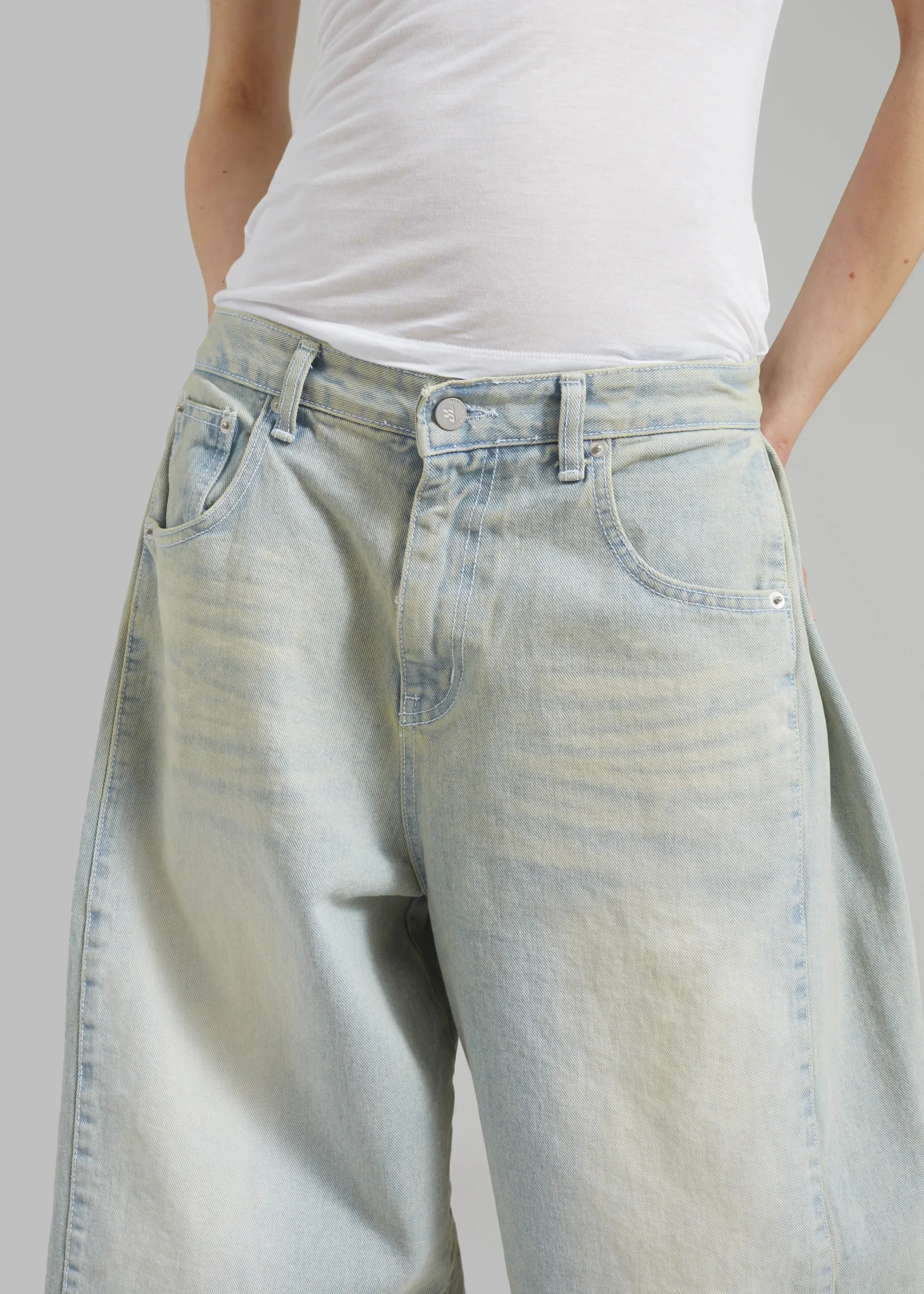 The Frankie Shop Bryony Jeans Bleach Online