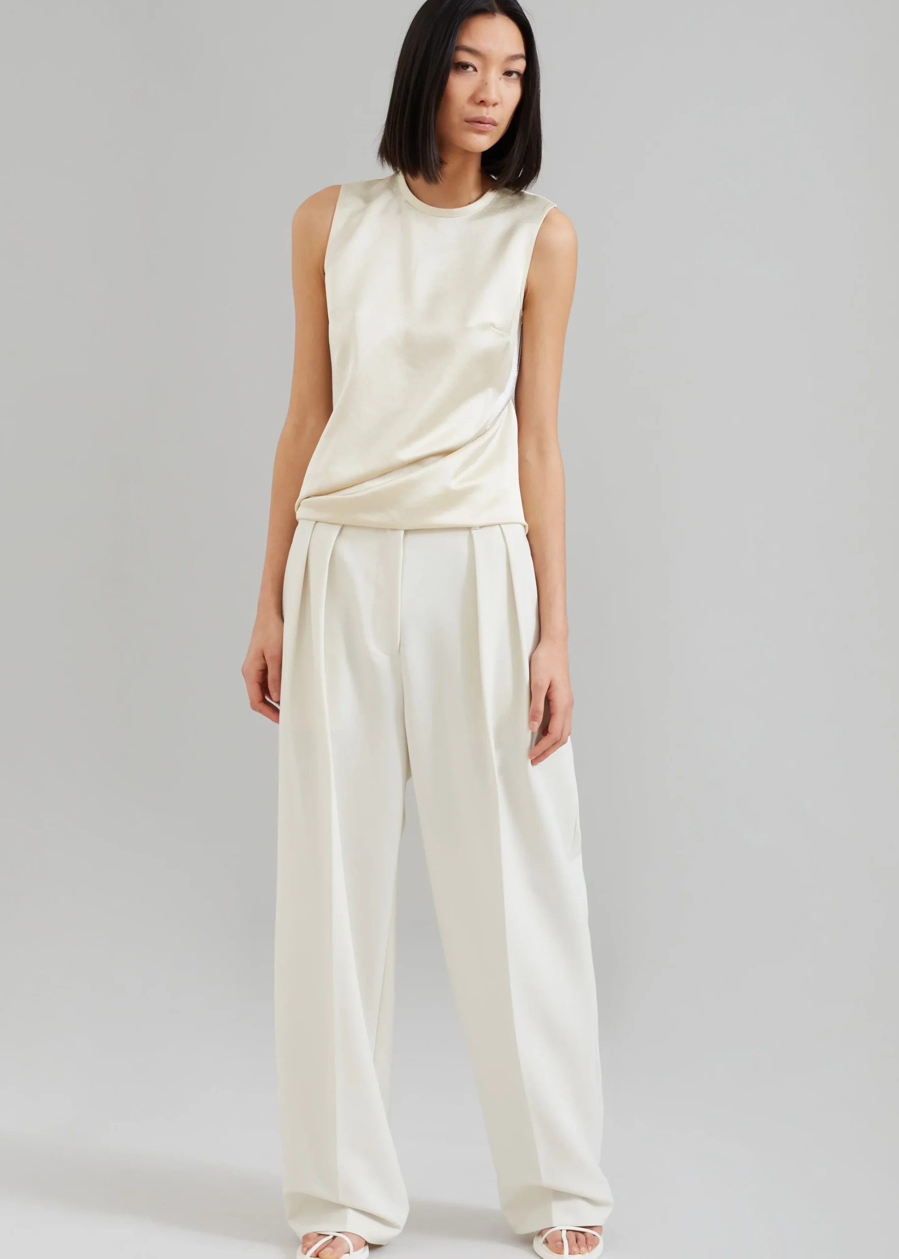 The Frankie Shop Corrin Pleated Trousers Ivory Hot