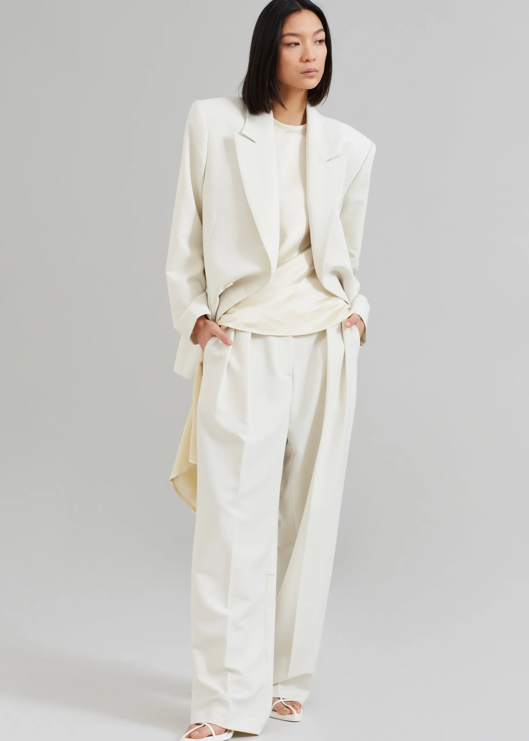 The Frankie Shop Corrin Pleated Trousers Ivory Hot