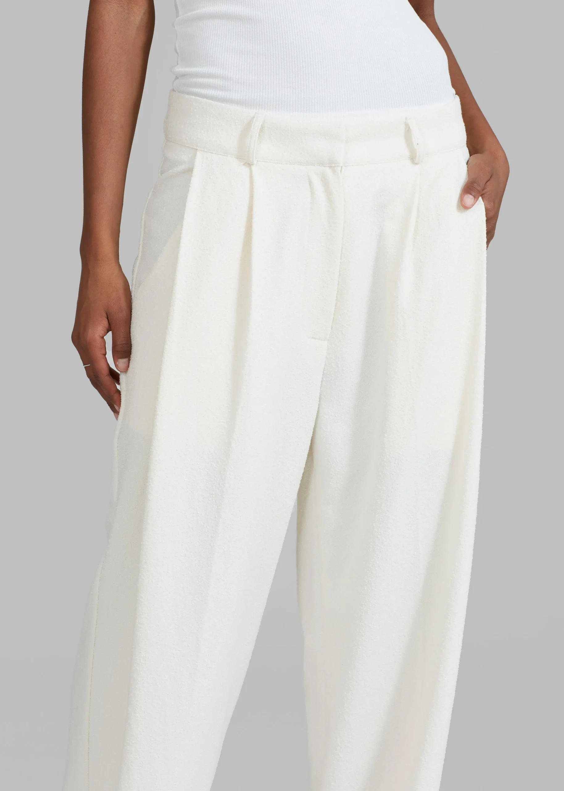 The Frankie Shop Dakota Pleated Pants Ivory Online
