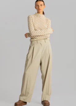 The Frankie Shop Sefa Tuck Pants Beige Hot