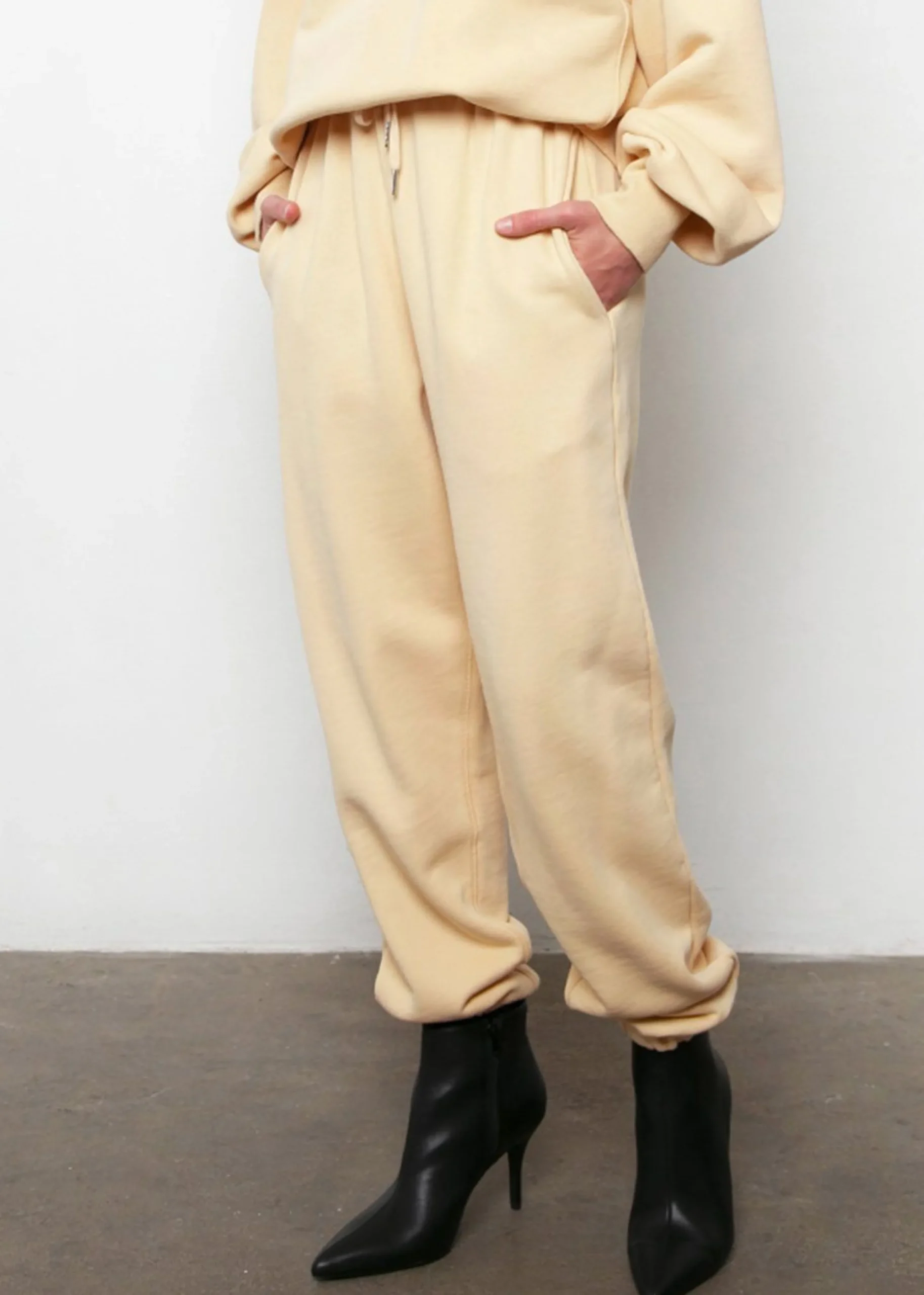 The Frankie Shop Vanessa Sweatpants Banana Best