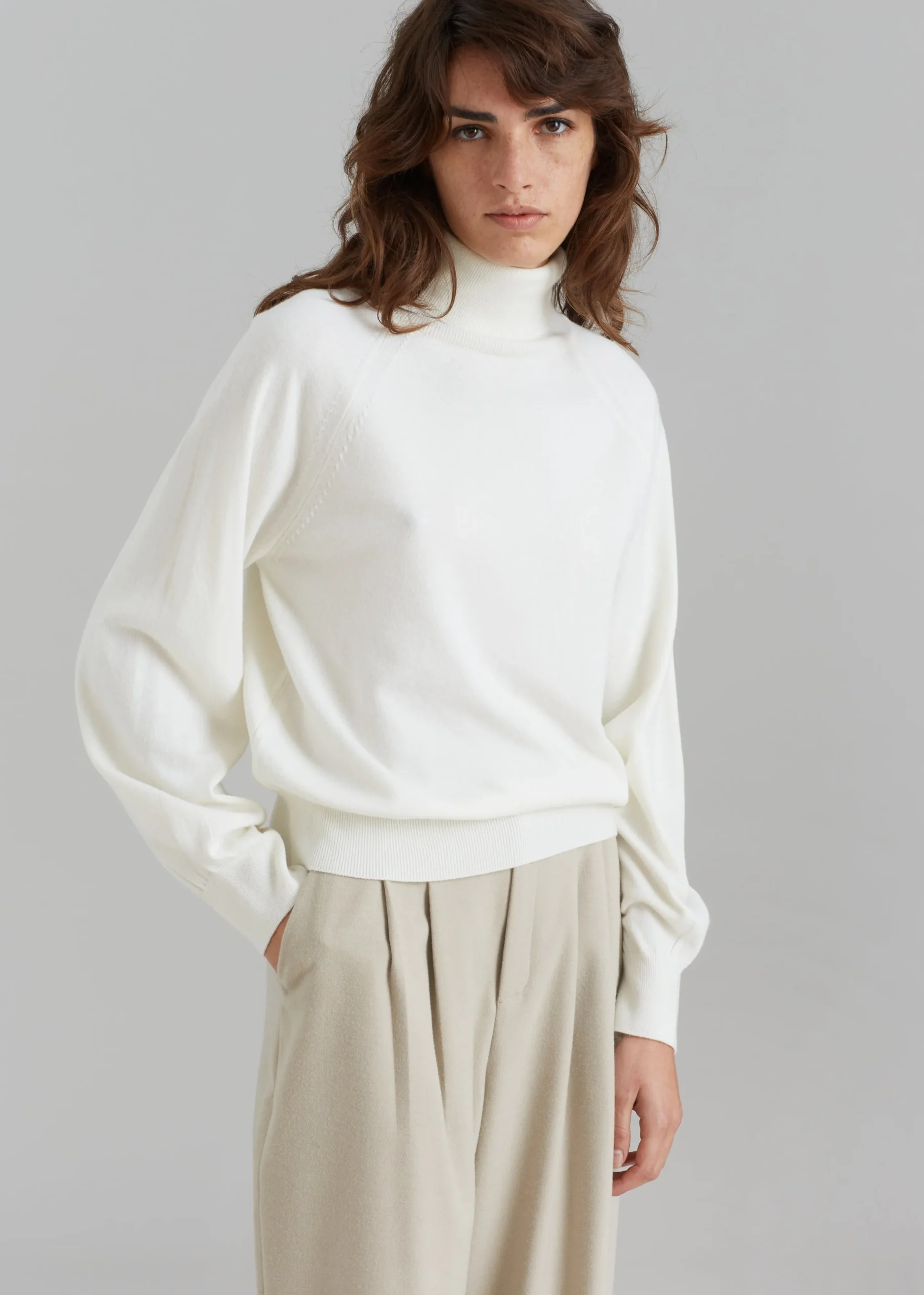 The Frankie Shop Variel Turtleneck Sweater Cream Outlet
