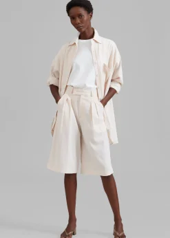 The Frankie Shop Vivian Fluid Pleated Bermuda Shorts Beige Pinstripe New